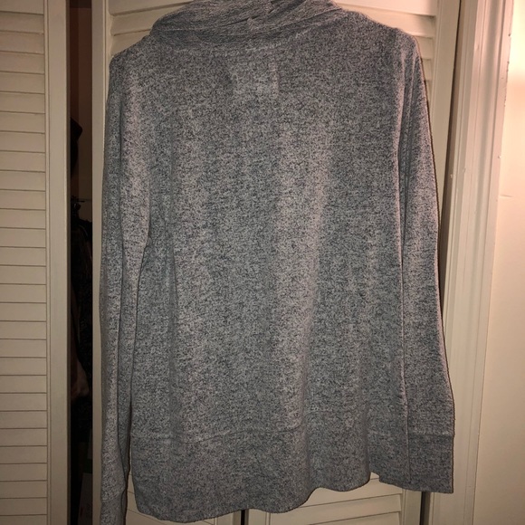 Cowl neck pullover - Picture 2 of 2